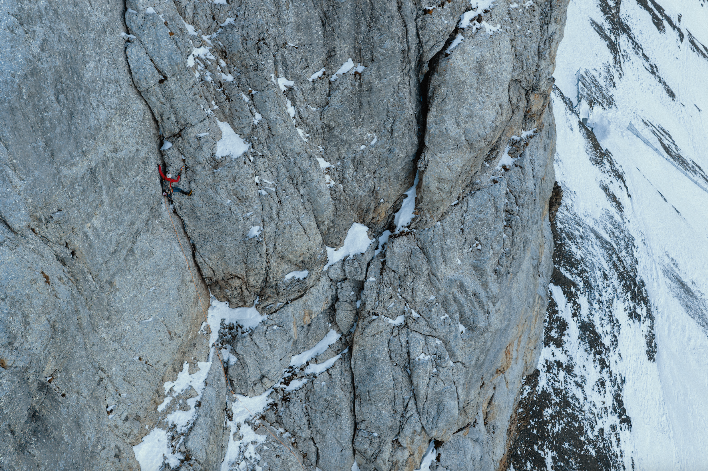 Fay Manners & Mélanie Grünwald : “Elles Aussi” première ascension féminine d’une voie mixte